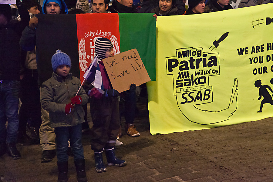 We need safelife, turvapaikatta jääneiden mielenosoitus 14.12.2016 Tampere kuva Pekka Kataja