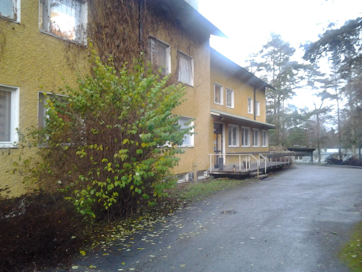 Mäntymäen vanhainkoti Akaan Viialassa. Kuvattu marraskuussa 2015