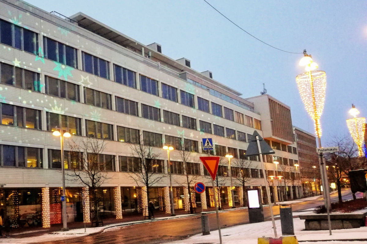Tampereen kaupungin virastotalo joulukuussa 2021