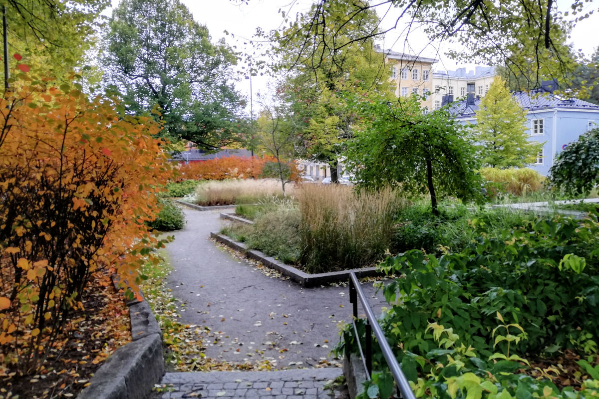 Valokuva Tampereen Heinäpuistosta
